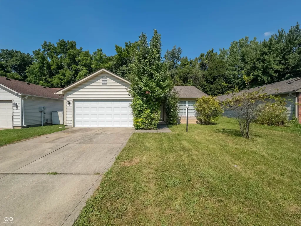 5810 Rolling Bluff Indianapolis IN 46221