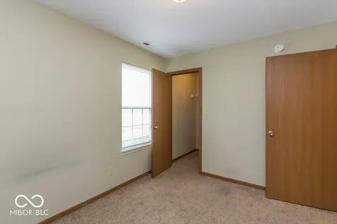5810 Rolling Bluff Indianapolis IN 46221