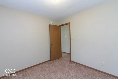5810 Rolling Bluff Indianapolis IN 46221
