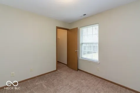 5810 Rolling Bluff Indianapolis IN 46221