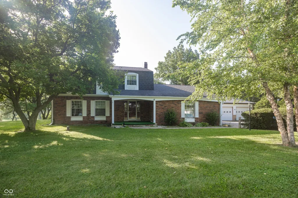 5521 N Sugar Hills Drive Greenfield IN 46140