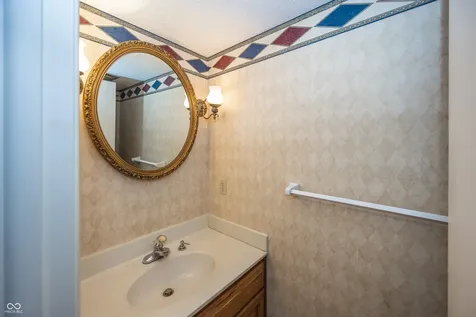 5521 N Sugar Hills Drive Greenfield IN 46140