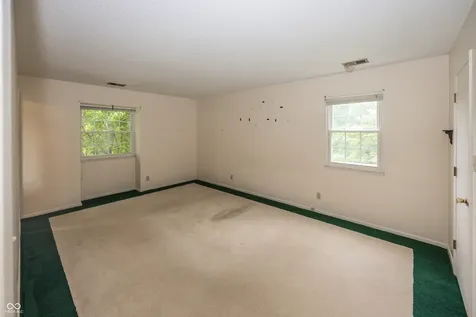 5521 N Sugar Hills Drive Greenfield IN 46140