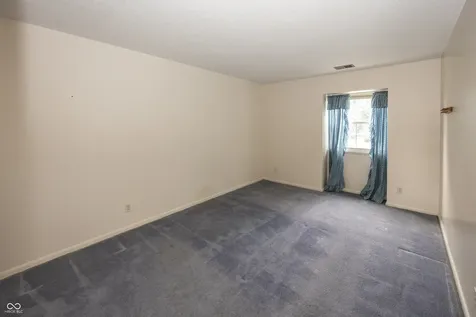 5521 N Sugar Hills Drive Greenfield IN 46140