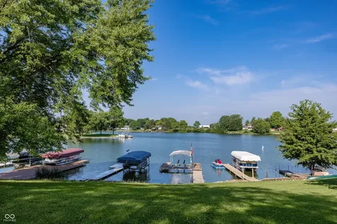 5521 N Sugar Hills Drive Greenfield IN 46140