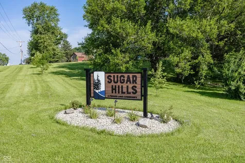 5521 N Sugar Hills Drive Greenfield IN 46140