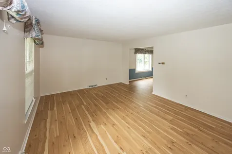 5521 N Sugar Hills Drive Greenfield IN 46140