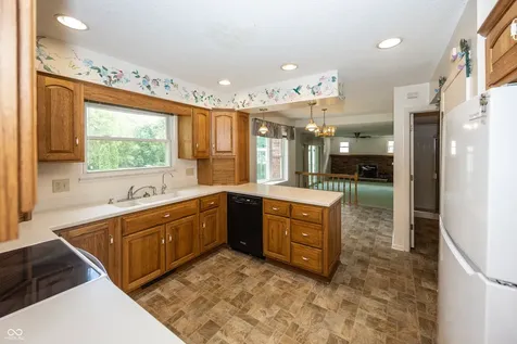 5521 N Sugar Hills Drive Greenfield IN 46140