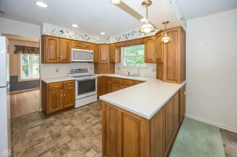 5521 N Sugar Hills Drive Greenfield IN 46140