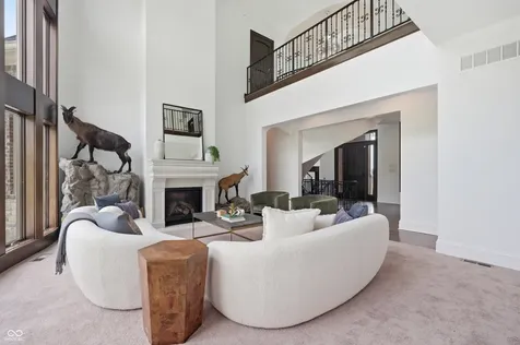 910 S 800 E Zionsville IN 46077