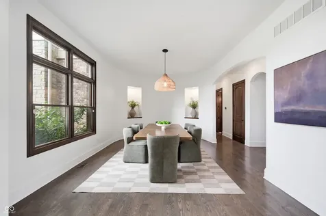 910 S 800 E Zionsville IN 46077