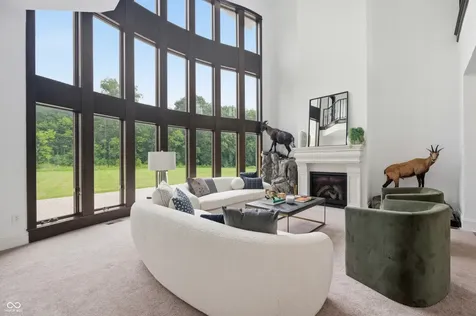 910 S 800 E Zionsville IN 46077