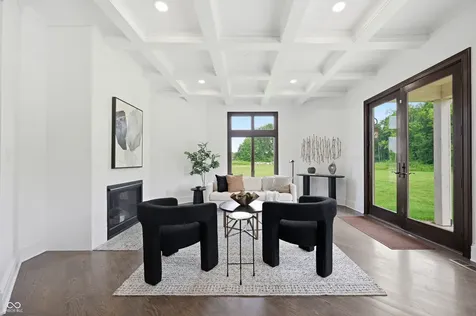 910 S 800 E Zionsville IN 46077