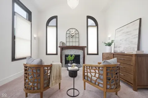 910 S 800 E Zionsville IN 46077