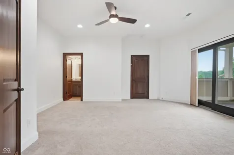 910 S 800 E Zionsville IN 46077