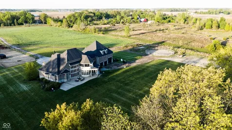 910 S 800 E Zionsville IN 46077