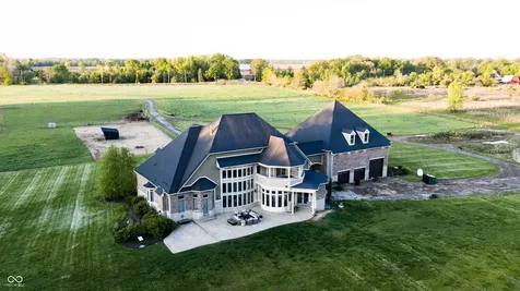 910 S 800 E Zionsville IN 46077