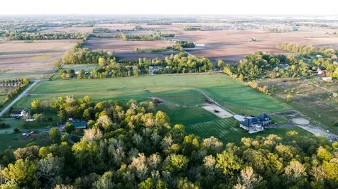 910 S 800 E Zionsville IN 46077