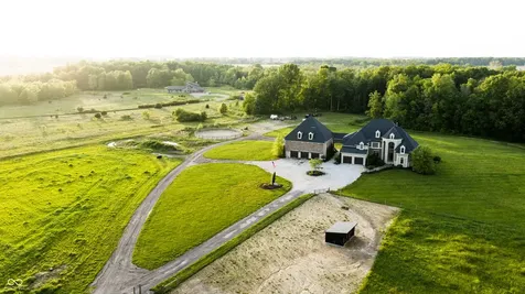 910 S 800 E Zionsville IN 46077
