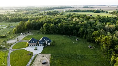 910 S 800 E Zionsville IN 46077