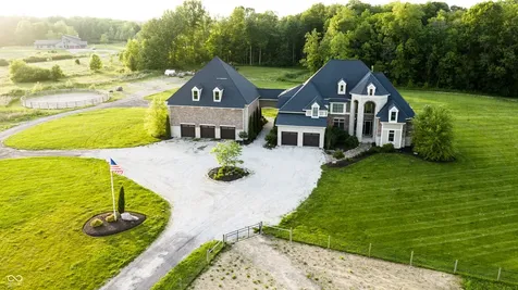 910 S 800 E Zionsville IN 46077