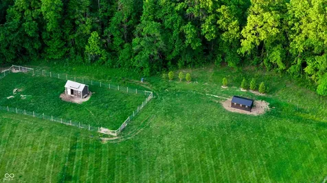 910 S 800 E Zionsville IN 46077