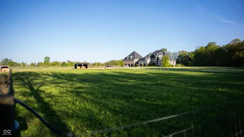 910 S 800 E Zionsville IN 46077