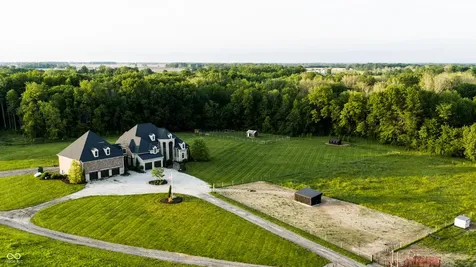 910 S 800 E Zionsville IN 46077