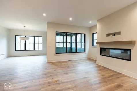 871 Rosemary Carmel IN 46032