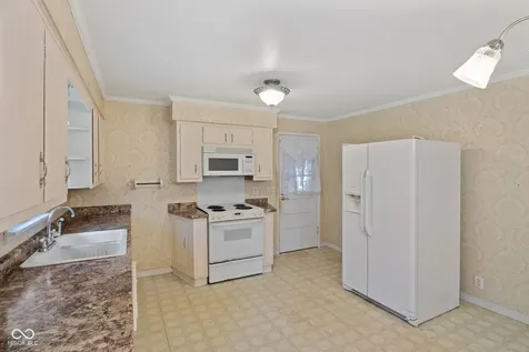 2172 E 500 N Whiteland IN 46184