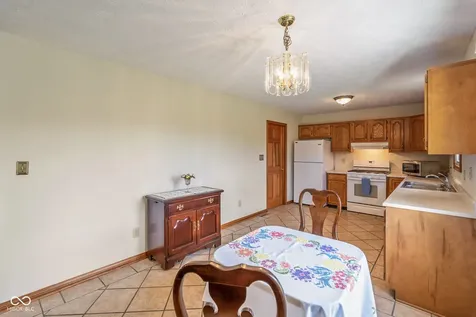 124 N County Rd 300 E Danville IN 46122