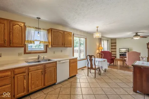 124 N County Rd 300 E Danville IN 46122