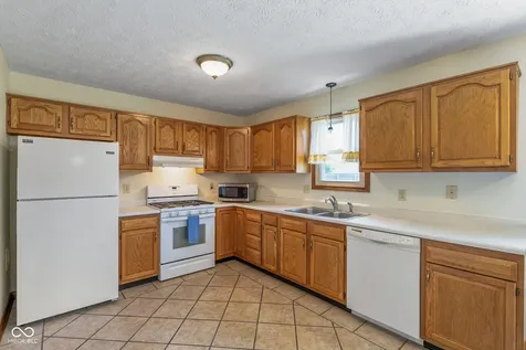 124 N County Rd 300 E Danville IN 46122