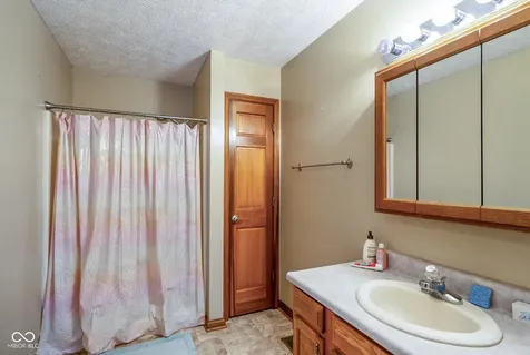124 N County Rd 300 E Danville IN 46122