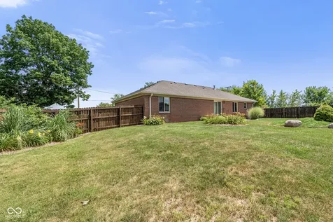 124 N County Rd 300 E Danville IN 46122