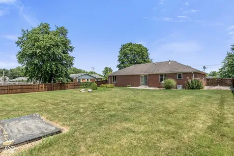 124 N County Rd 300 E Danville IN 46122