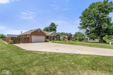 124 N County Rd 300 E Danville IN 46122