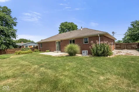 124 N County Rd 300 E Danville IN 46122