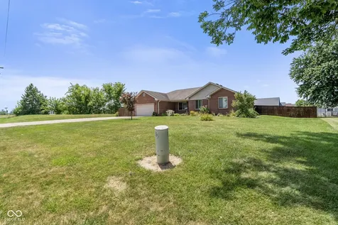 124 N County Rd 300 E Danville IN 46122