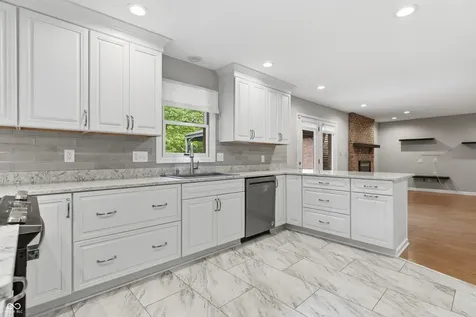 2721 Amherst Street Indianapolis IN 46268