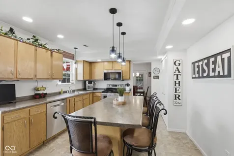 7713 Lake Vista Lane Indianapolis IN 46217