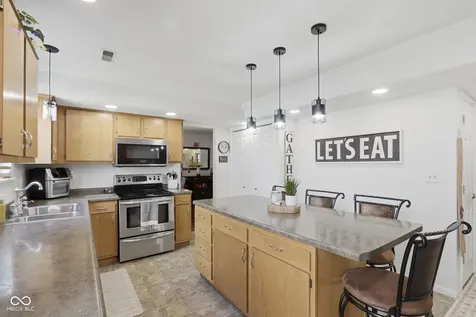 7713 Lake Vista Lane Indianapolis IN 46217