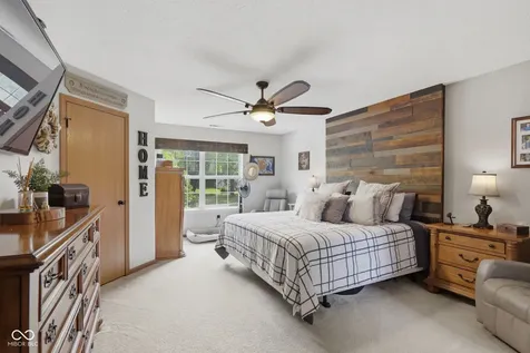 7713 Lake Vista Lane Indianapolis IN 46217