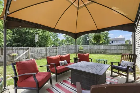 7713 Lake Vista Lane Indianapolis IN 46217