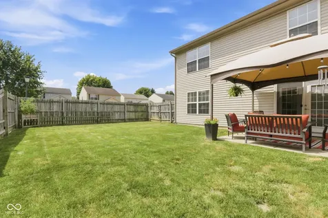 7713 Lake Vista Lane Indianapolis IN 46217