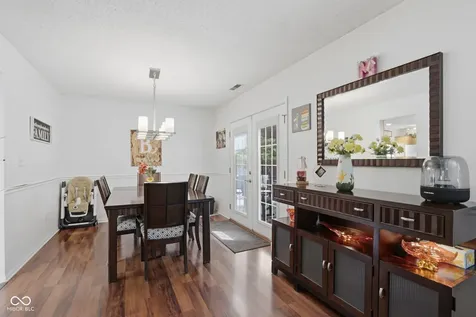 7713 Lake Vista Lane Indianapolis IN 46217
