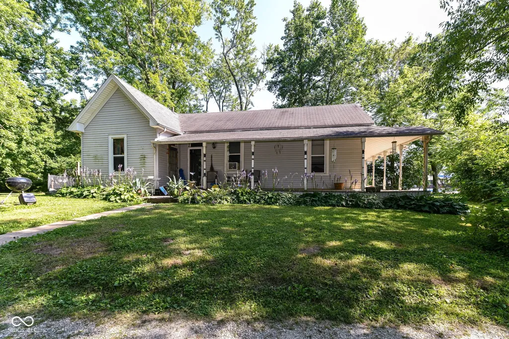 13182 Cyntheanne Road Fishers IN 46037