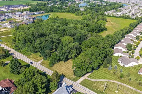 13182 Cyntheanne Road Fishers IN 46037