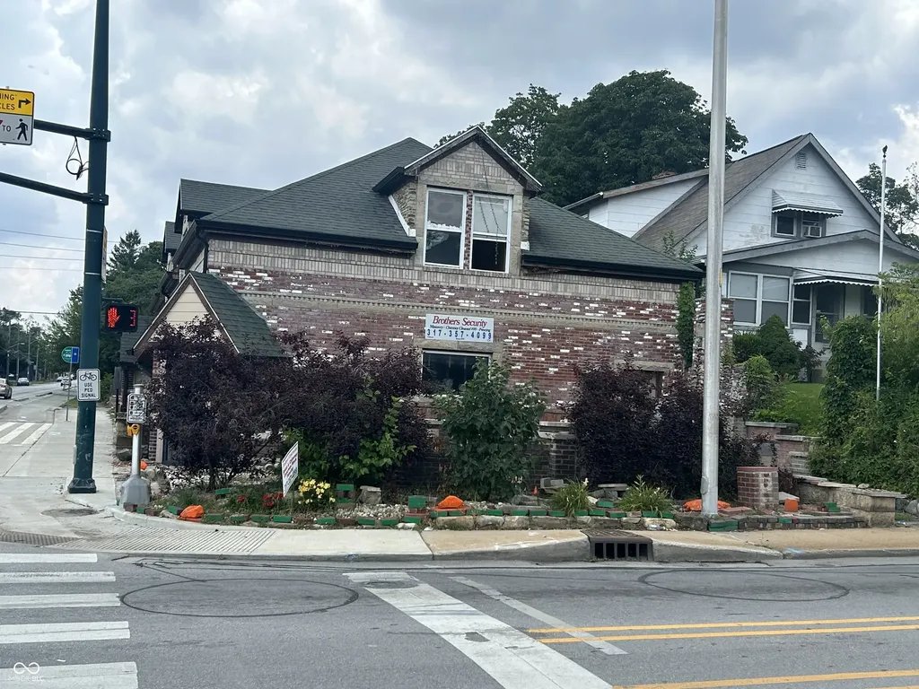 5066 E Michigan Street Indianapolis IN 46201