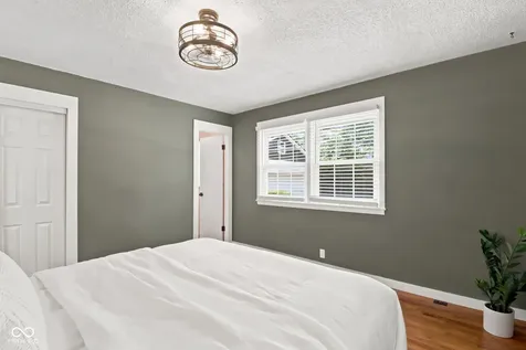 4917 Manning Road Indianapolis IN 46228